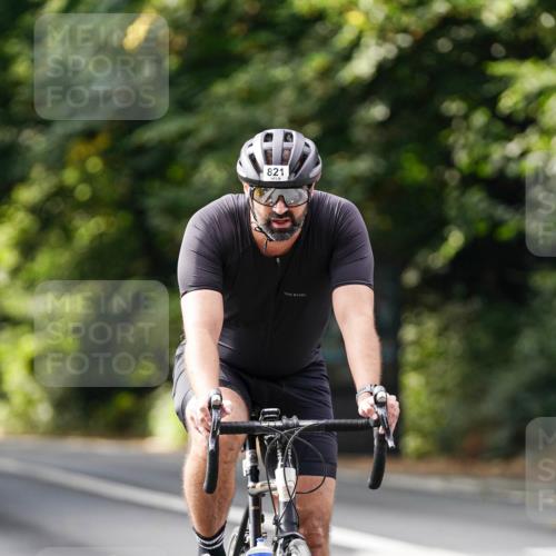 14.09.2025 - Stadtparktriathlon Michael Burmester http://msf.ph/oto/8911696 14.09.2025 11:16:42 Radfahren 821, 823, 839, 849, 888 meine-sportfotos.de