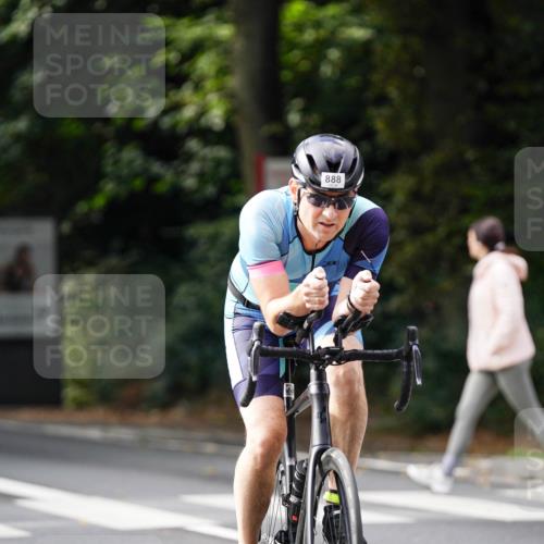 14.09.2025 - Stadtparktriathlon Michael Burmester http://msf.ph/oto/8911698 14.09.2025 11:16:48 Radfahren 821, 823, 839, 849, 888 meine-sportfotos.de