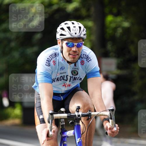 14.09.2025 - Stadtparktriathlon Michael Burmester http://msf.ph/oto/8911700 14.09.2025 11:16:49 Radfahren 823, 849, 888 meine-sportfotos.de
