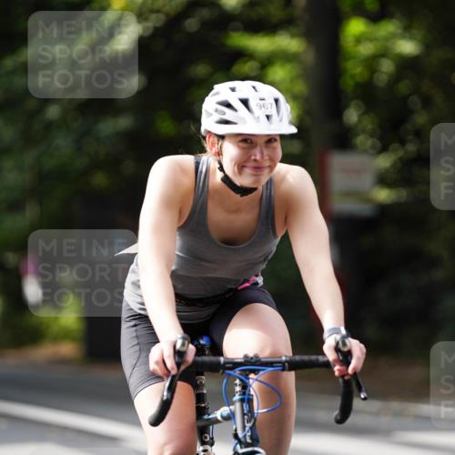 14.09.2025 - Stadtparktriathlon Michael Burmester http://msf.ph/oto/8911705 14.09.2025 11:17:04 Radfahren 843, 900, 950, 967, 987, 1000 meine-sportfotos.de
