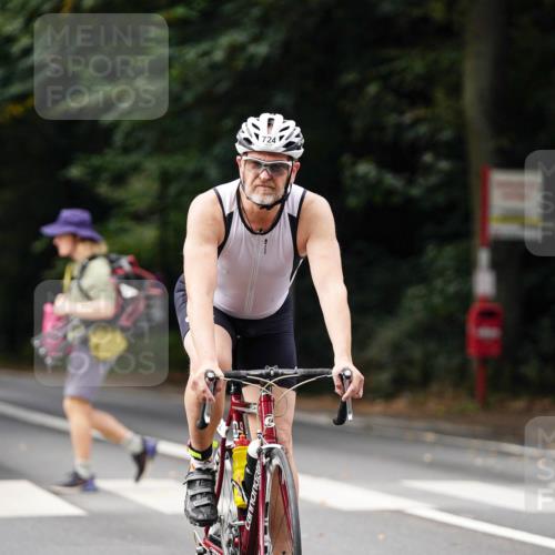 14.09.2025 - Stadtparktriathlon Michael Burmester http://msf.ph/oto/8911754 14.09.2025 11:18:43 Radfahren 724, 826, 852, 868, 919, 932, 934, 985, 1015 meine-sportfotos.de
