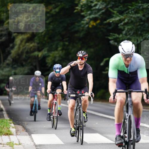 14.09.2025 - Stadtparktriathlon Michael Burmester http://msf.ph/oto/8911757 14.09.2025 11:18:50 Radfahren 826, 852, 919, 996, 1006 meine-sportfotos.de
