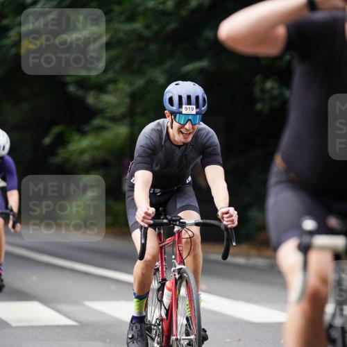 14.09.2025 - Stadtparktriathlon Michael Burmester http://msf.ph/oto/8911759 14.09.2025 11:18:52 Radfahren 826, 852, 919, 996, 1006 meine-sportfotos.de