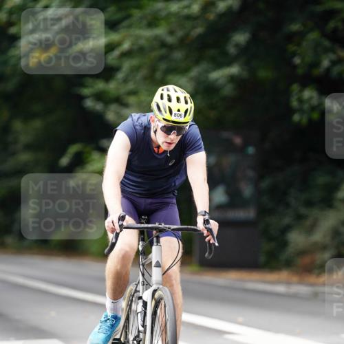 14.09.2025 - Stadtparktriathlon Michael Burmester http://msf.ph/oto/8911774 14.09.2025 11:19:17 Radfahren 806, 835, 911, 914, 942, 947, 969 meine-sportfotos.de