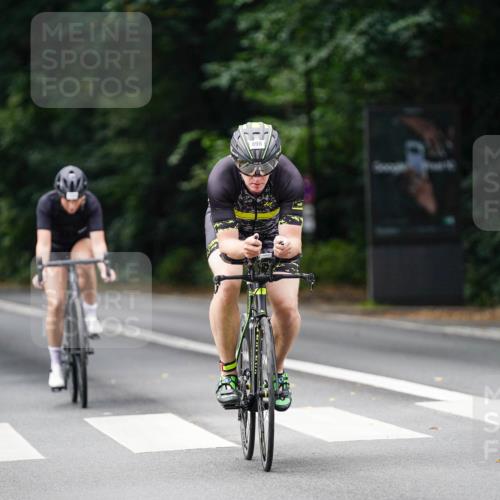 14.09.2025 - Stadtparktriathlon Michael Burmester http://msf.ph/oto/8911791 14.09.2025 11:19:46 Radfahren 825, 854, 898, 1009, 1020 meine-sportfotos.de