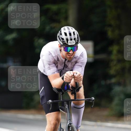 14.09.2025 - Stadtparktriathlon Michael Burmester http://msf.ph/oto/8911800 14.09.2025 11:19:52 Radfahren 825, 836, 867, 898, 1009, 1020 meine-sportfotos.de