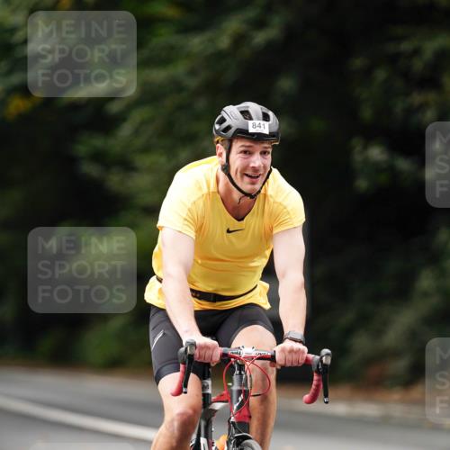 14.09.2025 - Stadtparktriathlon Michael Burmester http://msf.ph/oto/8911809 14.09.2025 11:20:04 Radfahren 841, 867, 925, 975, 984, 990 meine-sportfotos.de