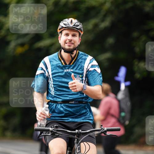 14.09.2025 - Stadtparktriathlon Michael Burmester http://msf.ph/oto/8911826 14.09.2025 11:20:26 Radfahren 772, 847, 853, 859, 872, 874, 1018 meine-sportfotos.de