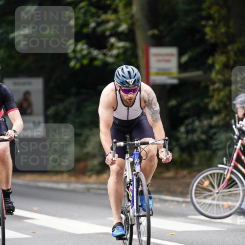 14.09.2025 - Stadtparktriathlon Michael Burmester http://msf.ph/oto/8911829 14.09.2025 11:20:32 Radfahren 772, 838, 847, 874, 889, 917, 1018 meine-sportfotos.de