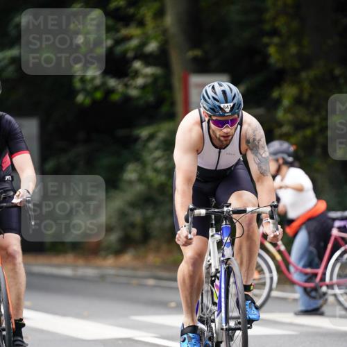 14.09.2025 - Stadtparktriathlon Michael Burmester http://msf.ph/oto/8911831 14.09.2025 11:20:32 Radfahren 772, 838, 847, 874, 889, 917, 1018 meine-sportfotos.de