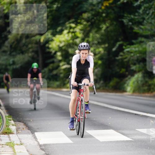 14.09.2025 - Stadtparktriathlon Michael Burmester http://msf.ph/oto/8911851 14.09.2025 11:20:55 Radfahren 937, 949, 989 meine-sportfotos.de