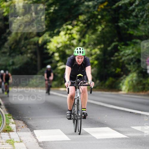 14.09.2025 - Stadtparktriathlon Michael Burmester http://msf.ph/oto/8911855 14.09.2025 11:20:58 Radfahren 937, 949, 982 meine-sportfotos.de
