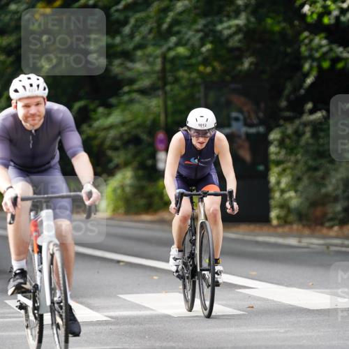 14.09.2025 - Stadtparktriathlon Michael Burmester http://msf.ph/oto/8911863 14.09.2025 11:21:11 Radfahren 822, 827, 973, 982, 1012 meine-sportfotos.de