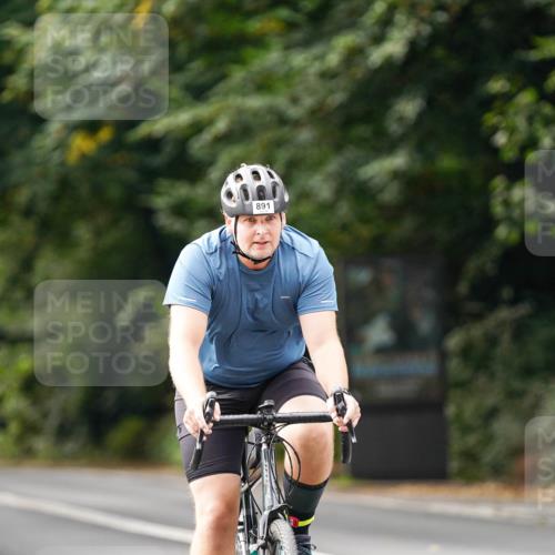 14.09.2025 - Stadtparktriathlon Michael Burmester http://msf.ph/oto/8911870 14.09.2025 11:21:32 Radfahren 734, 871, 891 meine-sportfotos.de