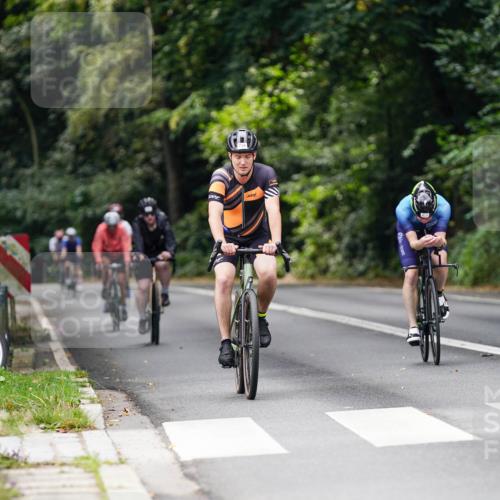 14.09.2025 - Stadtparktriathlon Michael Burmester http://msf.ph/oto/8911871 14.09.2025 11:21:37 Radfahren 734, 871, 891, 927, 955, 960 meine-sportfotos.de
