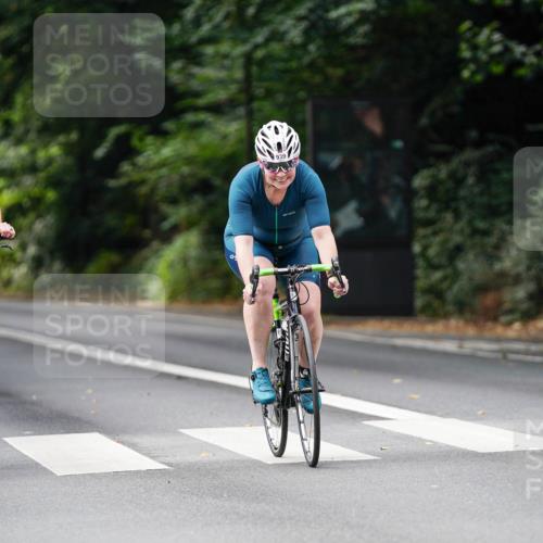 14.09.2025 - Stadtparktriathlon Michael Burmester http://msf.ph/oto/8911896 14.09.2025 11:22:04 Radfahren 939, 972, 978, 1007, 1014, 1017 meine-sportfotos.de