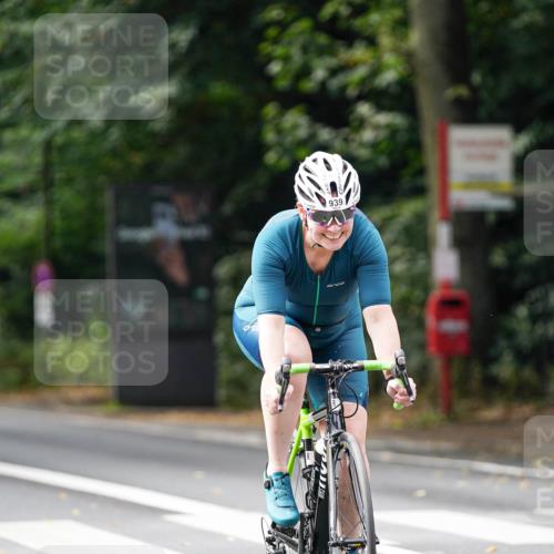 14.09.2025 - Stadtparktriathlon Michael Burmester http://msf.ph/oto/8911897 14.09.2025 11:22:05 Radfahren 929, 939, 964, 972, 978, 1007, 1014, 1017 meine-sportfotos.de