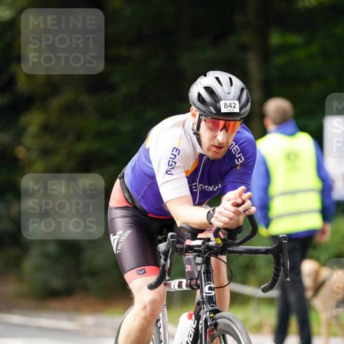 14.09.2025 - Stadtparktriathlon Michael Burmester http://msf.ph/oto/8911912 14.09.2025 11:22:14 Radfahren 842, 855, 929, 952, 964, 972, 997, 1007, 1014 meine-sportfotos.de