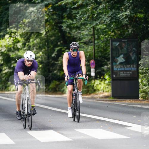 14.09.2025 - Stadtparktriathlon Michael Burmester http://msf.ph/oto/8911922 14.09.2025 11:22:31 Radfahren 857, 880, 901 meine-sportfotos.de