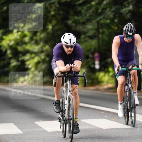 14.09.2025 - Stadtparktriathlon Michael Burmester http://msf.ph/oto/8911923 14.09.2025 11:22:32 Radfahren 857, 880, 892, 901 meine-sportfotos.de