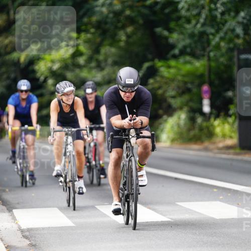 14.09.2025 - Stadtparktriathlon Michael Burmester http://msf.ph/oto/8911928 14.09.2025 11:22:39 Radfahren 857, 870, 875, 892, 901, 957, 958, 998 meine-sportfotos.de