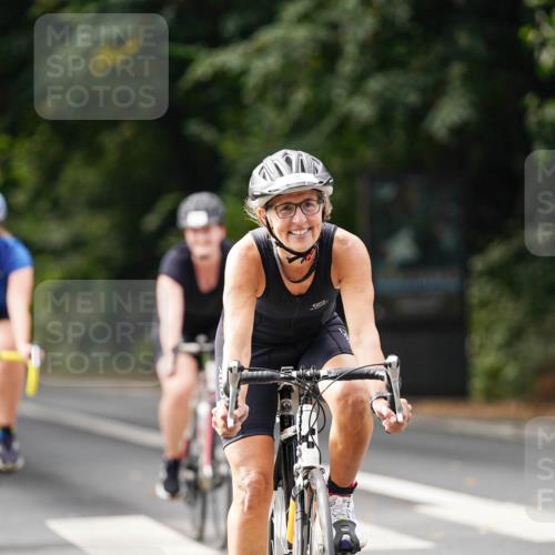 14.09.2025 - Stadtparktriathlon Michael Burmester http://msf.ph/oto/8911930 14.09.2025 11:22:41 Radfahren 857, 862, 870, 875, 892, 921, 957, 958, 998 meine-sportfotos.de