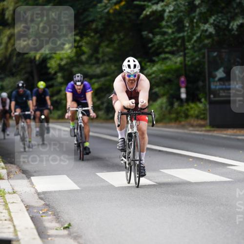 14.09.2025 - Stadtparktriathlon Michael Burmester http://msf.ph/oto/8911936 14.09.2025 11:22:46 Radfahren 862, 870, 875, 892, 921, 957, 958, 998, 1001, 1002 meine-sportfotos.de