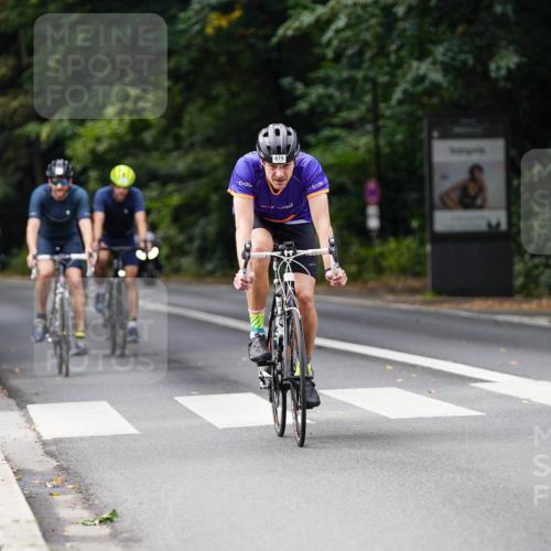 14.09.2025 - Stadtparktriathlon Michael Burmester http://msf.ph/oto/8911937 14.09.2025 11:22:47 Radfahren 862, 870, 875, 921, 957, 958, 998, 1001, 1002 meine-sportfotos.de