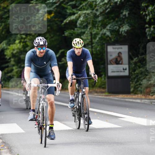 14.09.2025 - Stadtparktriathlon Michael Burmester http://msf.ph/oto/8911940 14.09.2025 11:22:49 Radfahren 862, 870, 875, 921, 957, 958, 1001, 1002 meine-sportfotos.de