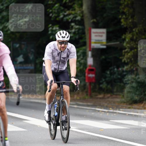 14.09.2025 - Stadtparktriathlon Michael Burmester http://msf.ph/oto/8911949 14.09.2025 11:22:58 Radfahren 829, 831, 851, 882, 918, 920, 948, 963, 974, 1001, 1002 meine-sportfotos.de
