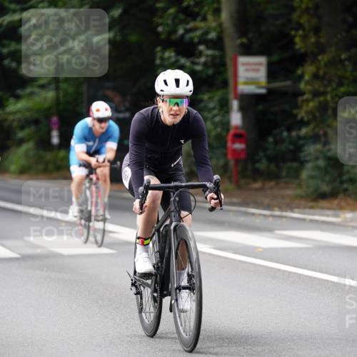 14.09.2025 - Stadtparktriathlon Michael Burmester http://msf.ph/oto/8911954 14.09.2025 11:23:01 Radfahren 829, 831, 851, 882, 918, 920, 948, 963, 974 meine-sportfotos.de
