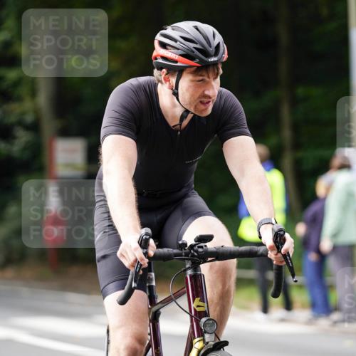 14.09.2025 - Stadtparktriathlon Michael Burmester http://msf.ph/oto/8911959 14.09.2025 11:23:03 Radfahren 829, 831, 851, 882, 918, 920, 946, 948, 963, 974 meine-sportfotos.de