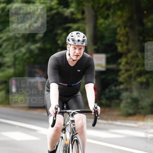 14.09.2025 - Stadtparktriathlon Michael Burmester http://msf.ph/oto/8911963 14.09.2025 11:23:06 Radfahren 829, 851, 882, 920, 946, 948, 963 meine-sportfotos.de