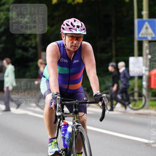 14.09.2025 - Stadtparktriathlon Michael Burmester http://msf.ph/oto/8911969 14.09.2025 11:23:17 Radfahren 886, 946 meine-sportfotos.de