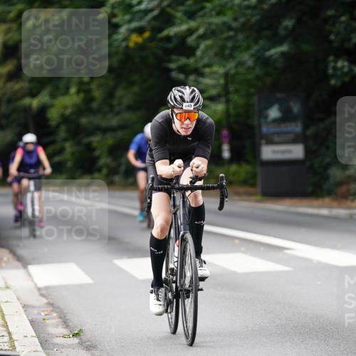 14.09.2025 - Stadtparktriathlon Michael Burmester http://msf.ph/oto/8911979 14.09.2025 11:23:42 Radfahren 849, 893, 936, 940, 943, 994, 1005, 1008 meine-sportfotos.de