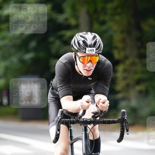14.09.2025 - Stadtparktriathlon Michael Burmester http://msf.ph/oto/8911980 14.09.2025 11:23:42 Radfahren 849, 893, 936, 940, 943, 994, 1005, 1008 meine-sportfotos.de