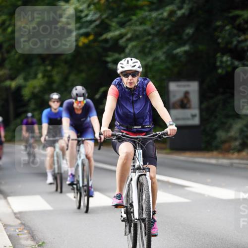 14.09.2025 - Stadtparktriathlon Michael Burmester http://msf.ph/oto/8911984 14.09.2025 11:23:45 Radfahren 849, 893, 936, 940, 943, 994, 1005, 1008, 1011 meine-sportfotos.de