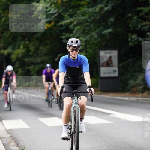 14.09.2025 - Stadtparktriathlon Michael Burmester http://msf.ph/oto/8911988 14.09.2025 11:23:47 Radfahren 824, 849, 893, 936, 940, 943, 994, 1005, 1008, 1011 meine-sportfotos.de