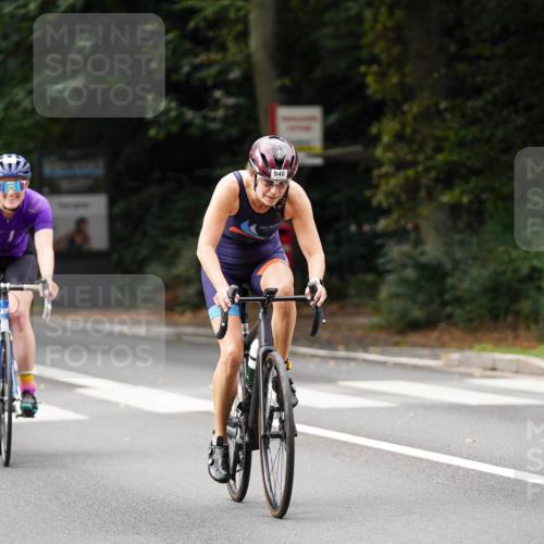 14.09.2025 - Stadtparktriathlon Michael Burmester http://msf.ph/oto/8911991 14.09.2025 11:23:49 Radfahren 824, 893, 936, 940, 943, 994, 1005, 1008, 1011 meine-sportfotos.de