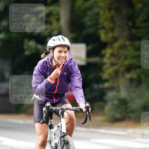 14.09.2025 - Stadtparktriathlon Michael Burmester http://msf.ph/oto/8911998 14.09.2025 11:23:53 Radfahren 824, 878, 940, 943, 986, 994, 1008, 1011 meine-sportfotos.de