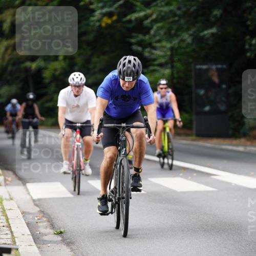 14.09.2025 - Stadtparktriathlon Michael Burmester http://msf.ph/oto/8912007 14.09.2025 11:24:03 Radfahren 823, 876, 878, 895, 915, 924, 986, 987 meine-sportfotos.de