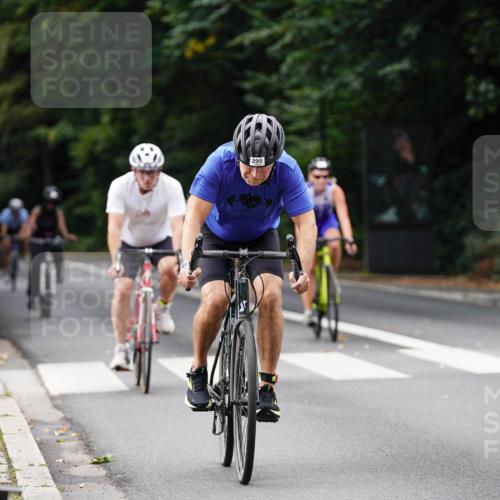 14.09.2025 - Stadtparktriathlon Michael Burmester http://msf.ph/oto/8912008 14.09.2025 11:24:03 Radfahren 823, 876, 878, 895, 915, 924, 986, 987 meine-sportfotos.de