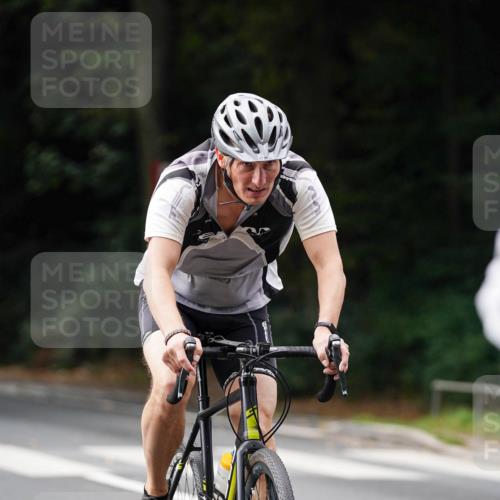 14.09.2025 - Stadtparktriathlon Michael Burmester http://msf.ph/oto/8912011 14.09.2025 11:24:05 Radfahren 823, 876, 878, 894, 895, 915, 924, 970, 986, 987 meine-sportfotos.de