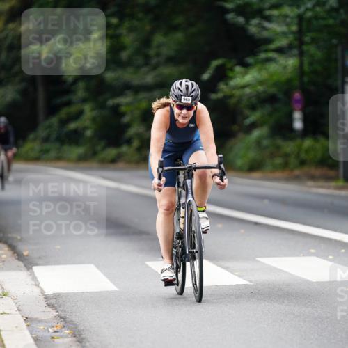 14.09.2025 - Stadtparktriathlon Michael Burmester http://msf.ph/oto/8912019 14.09.2025 11:24:17 Radfahren 894, 968, 970, 980 meine-sportfotos.de