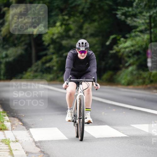14.09.2025 - Stadtparktriathlon Michael Burmester http://msf.ph/oto/8912023 14.09.2025 11:24:23 Radfahren 968, 980 meine-sportfotos.de