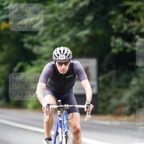 14.09.2025 - Stadtparktriathlon Michael Burmester http://msf.ph/oto/8912029 14.09.2025 11:24:41 Radfahren 756, 877, 900, 962 meine-sportfotos.de