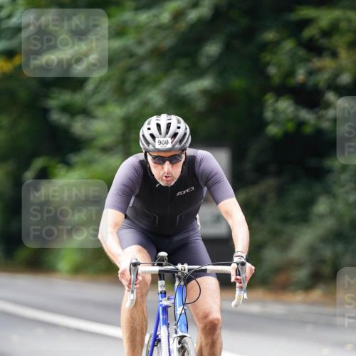 14.09.2025 - Stadtparktriathlon Michael Burmester http://msf.ph/oto/8912030 14.09.2025 11:24:42 Radfahren 756, 877, 900, 962 meine-sportfotos.de