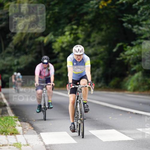 14.09.2025 - Stadtparktriathlon Michael Burmester http://msf.ph/oto/8912033 14.09.2025 11:24:45 Radfahren 756, 877, 900, 962 meine-sportfotos.de