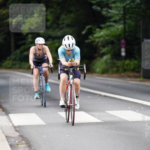 14.09.2025 - Stadtparktriathlon Michael Burmester http://msf.ph/oto/8912038 14.09.2025 11:24:54 Radfahren 843, 950, 962, 967 meine-sportfotos.de