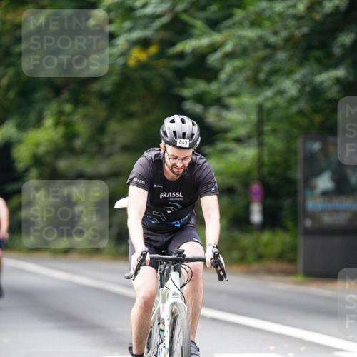 14.09.2025 - Stadtparktriathlon Michael Burmester http://msf.ph/oto/8912043 14.09.2025 11:25:01 Radfahren 839, 843, 967 meine-sportfotos.de
